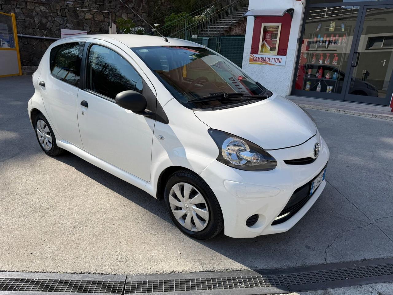 TOYOTA AYGO 1.0 NEOPATENTATI