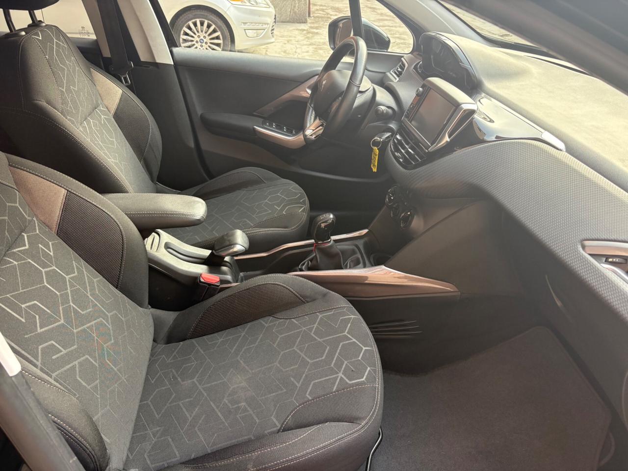 Peugeot 2008 BlueHDi 100 Black Matt 2015