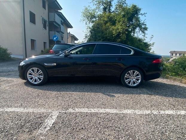 Jaguar XF 2.0 D 180 CV aut. Pure Business