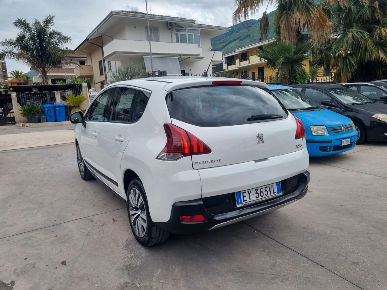 Peugeot 3008 1.6 HDi 115CV Business - 2015