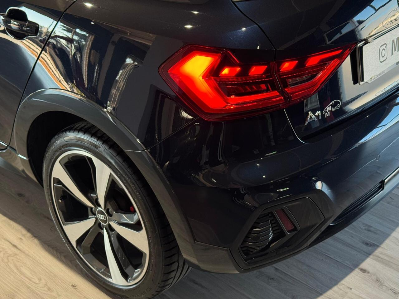 Audi A1 citycarver 30 TFSI S Tronic Identity Contrast