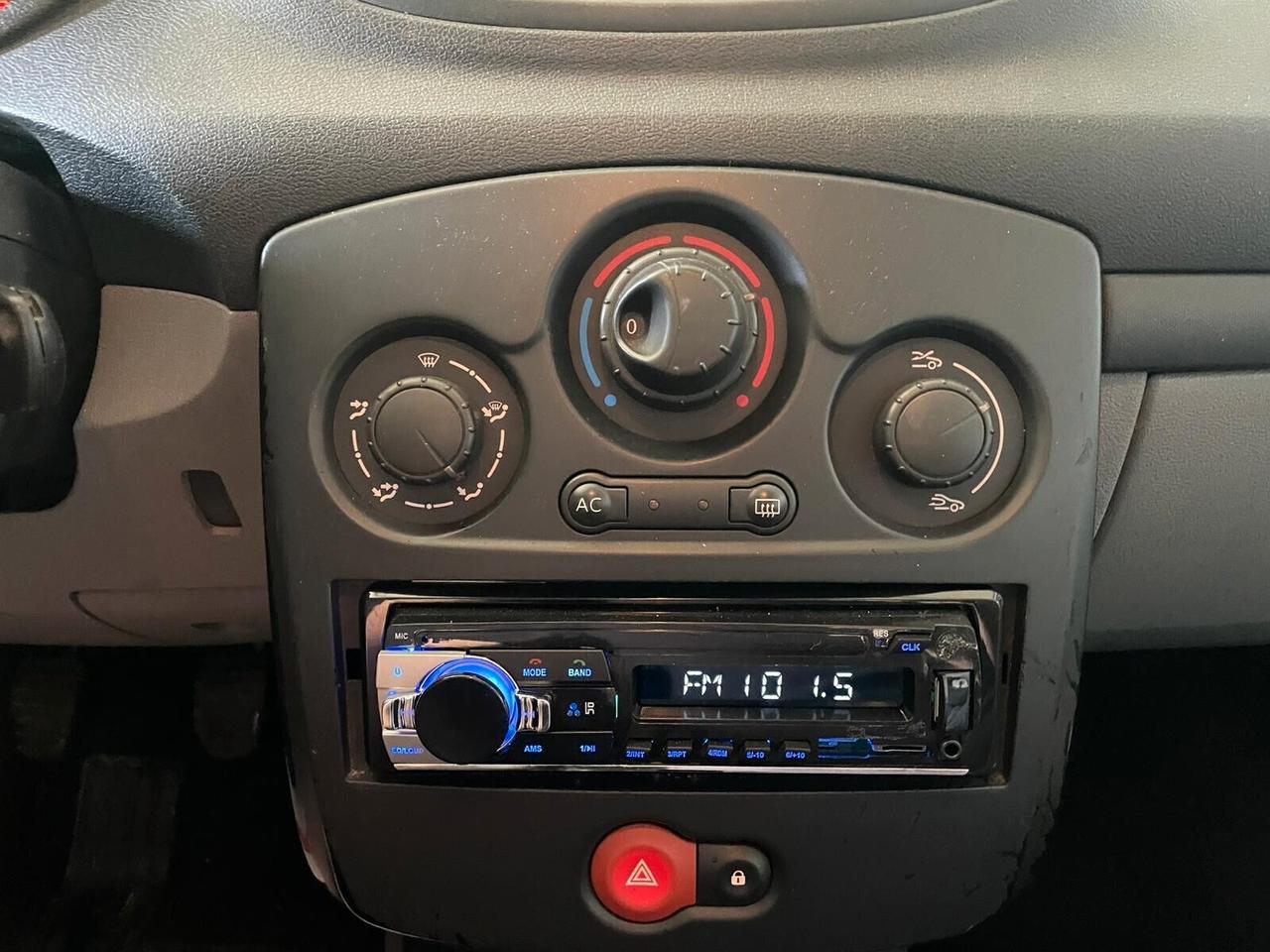 Renault Clio NEOPATENTATI