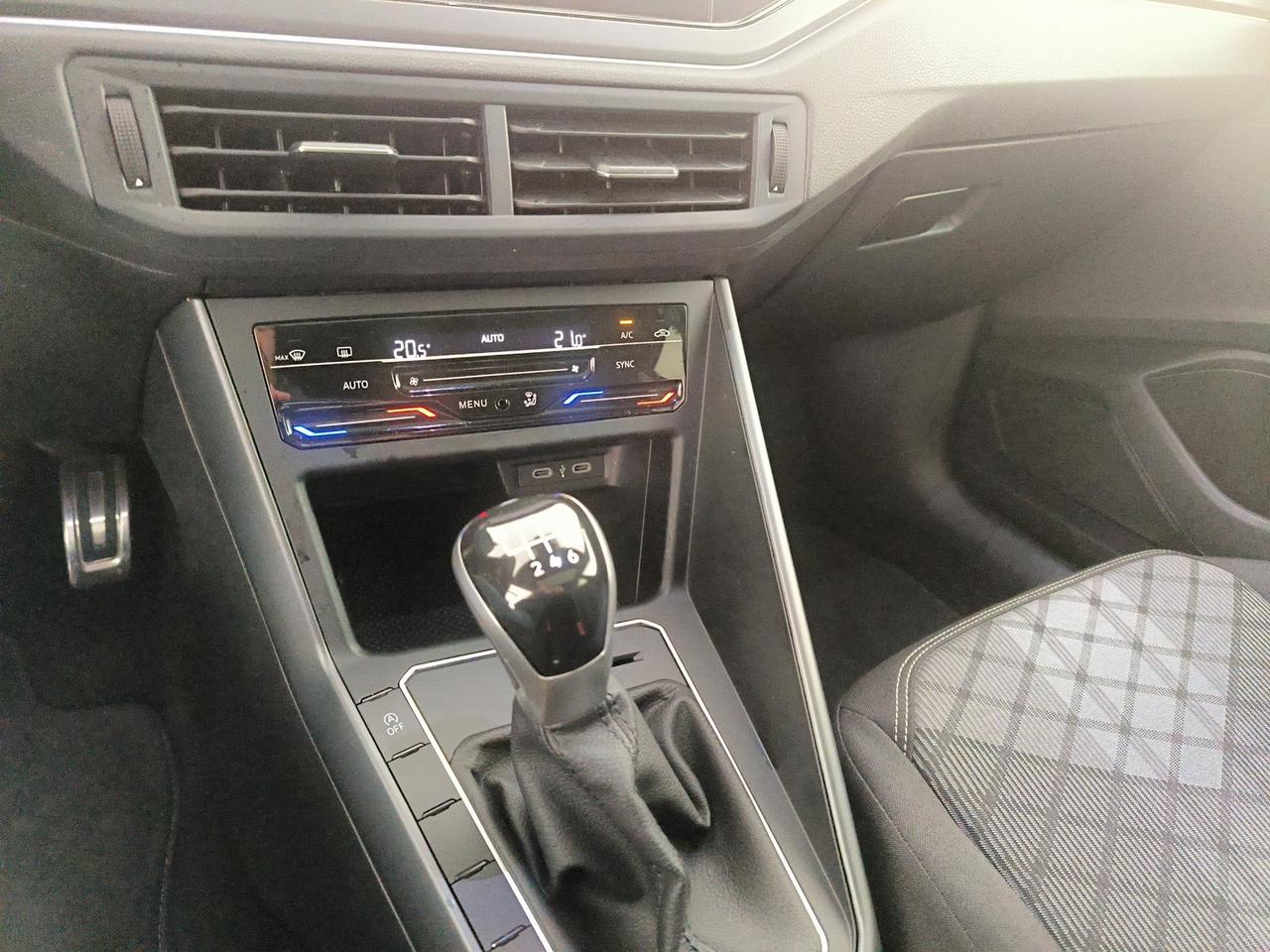 Volkswagen Taigo 1.0 tsi r-line 115cv