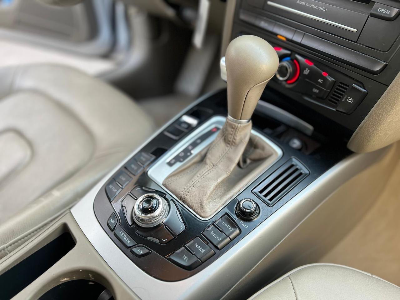 Audi A4 Avant 2.0 TDI 143CV cambio automatico Unico Prop