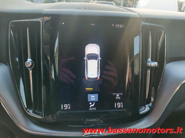 VOLVO XC60 B4 (d) AWD Geartronic Momentum Pro
