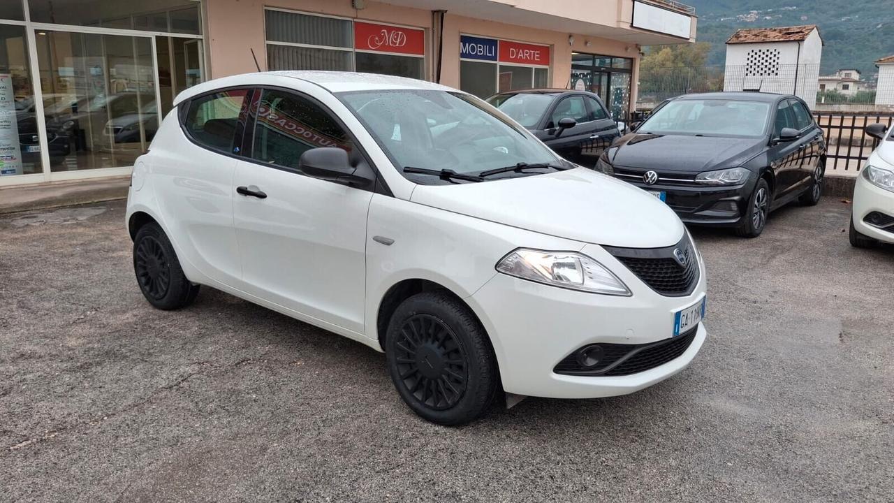 Lancia Ypsilon 1.2 69 CV Elefantino Blu(ecobonus)