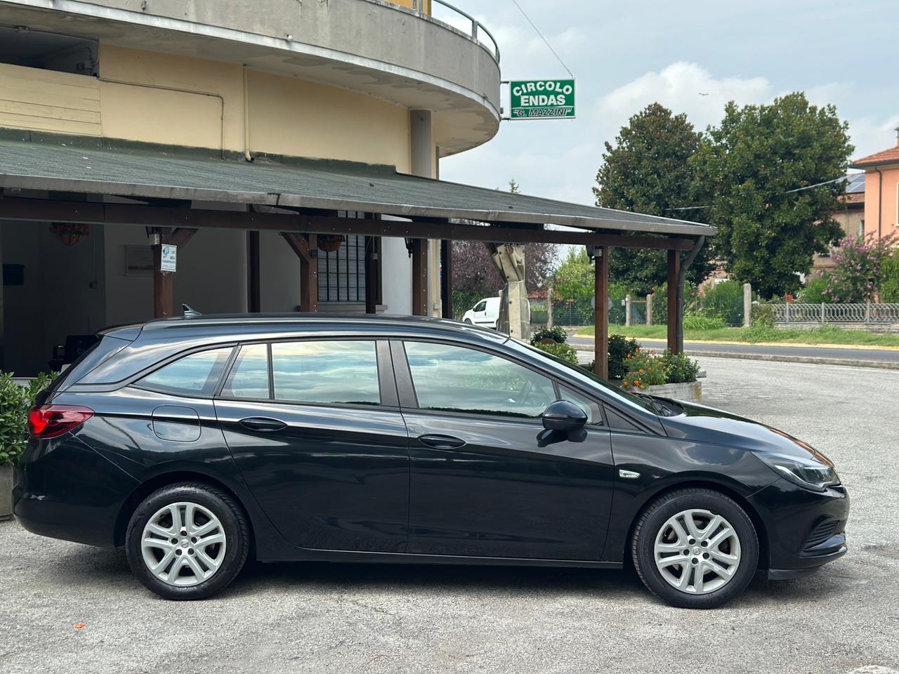 Opel Astra 1.6 CDTi 136CV aut. Sports Tourer Business