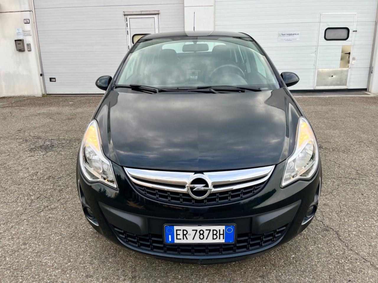 Opel Corsa 1.3d 2013 142.000km catena appena sostituita