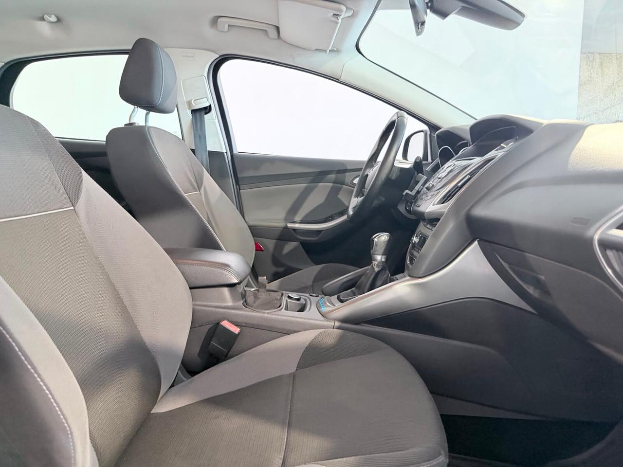 FORD FOCUS BERLINA TITANIUM GPL 2014