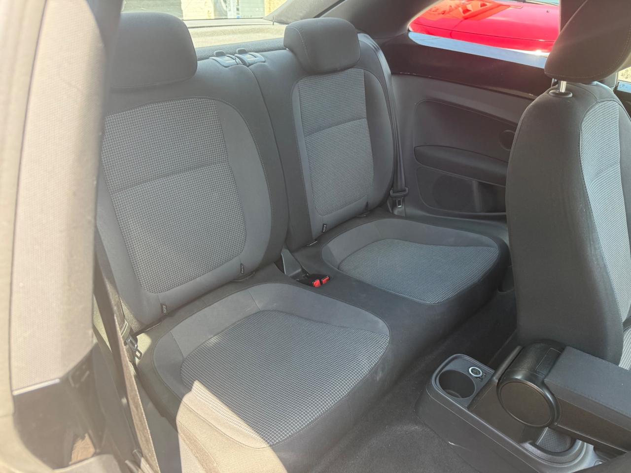 Volkswagen Maggiolino 1.6 TDI Design