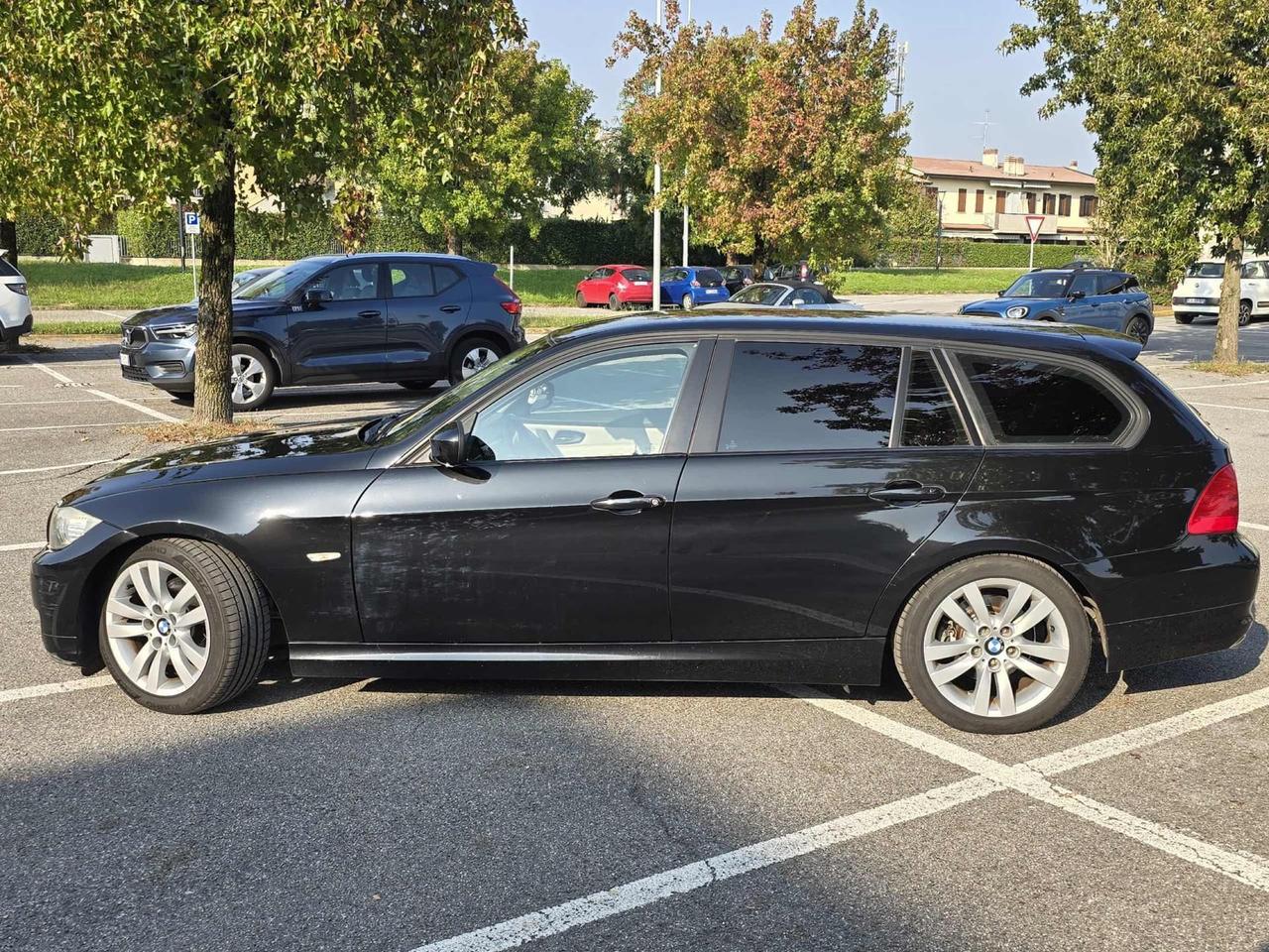 BMW 320 d Touring Attiva