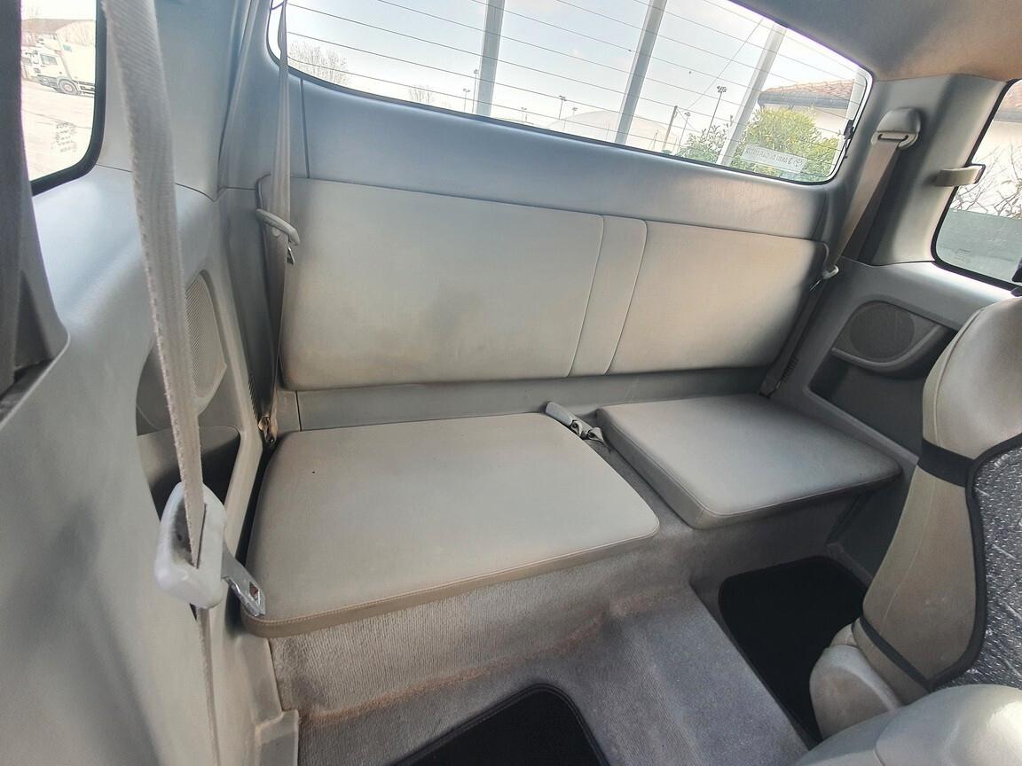 Toyota Hilux 2.5 D4D 120CV 4x4 Cab. Corta