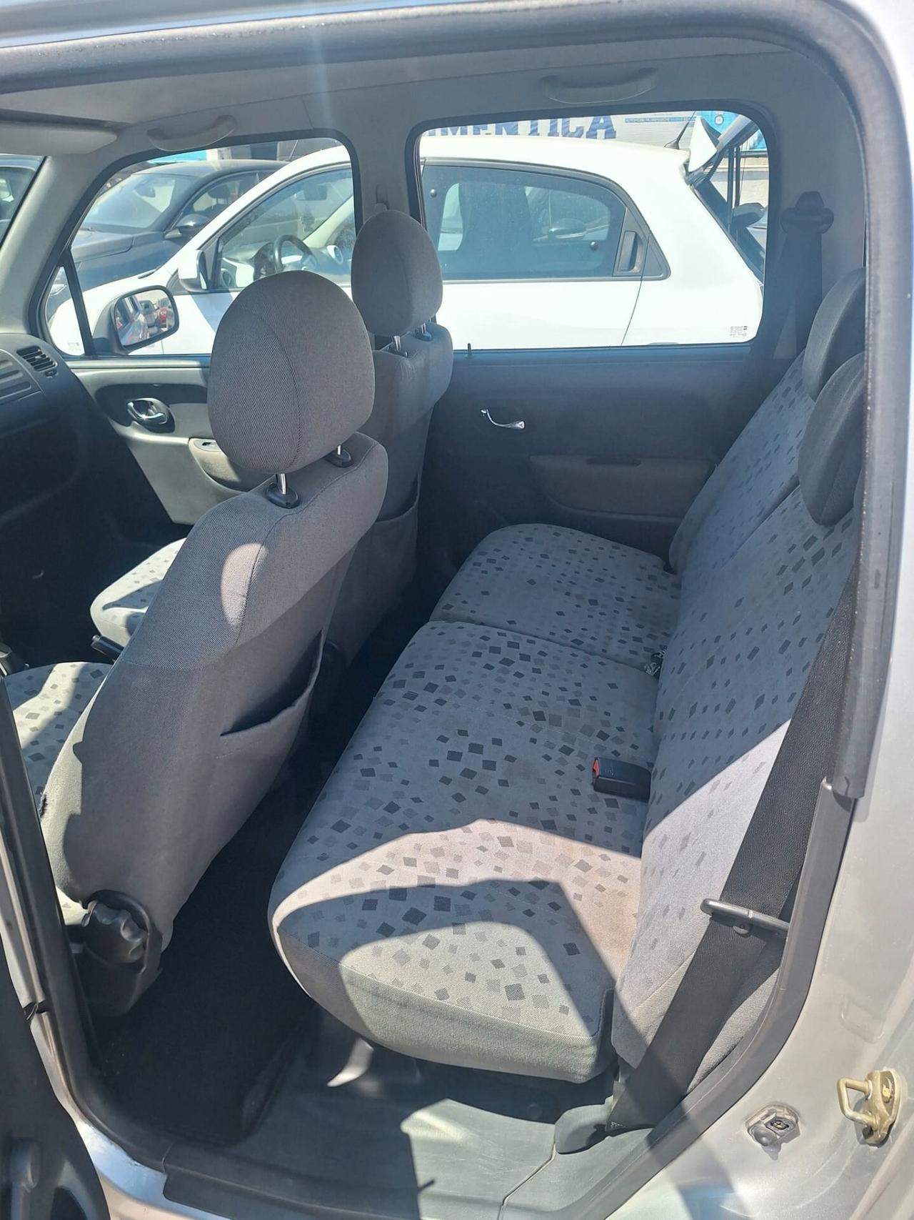 Opel Agila 1.2 16V 'Njoy
