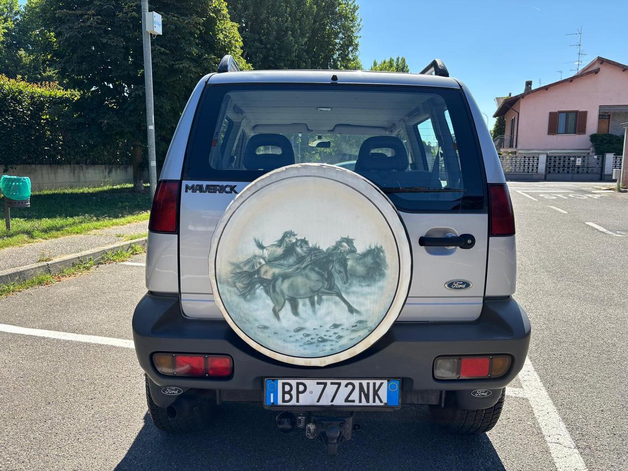 Nissan Terrano 2.4i alias Ford Maverick