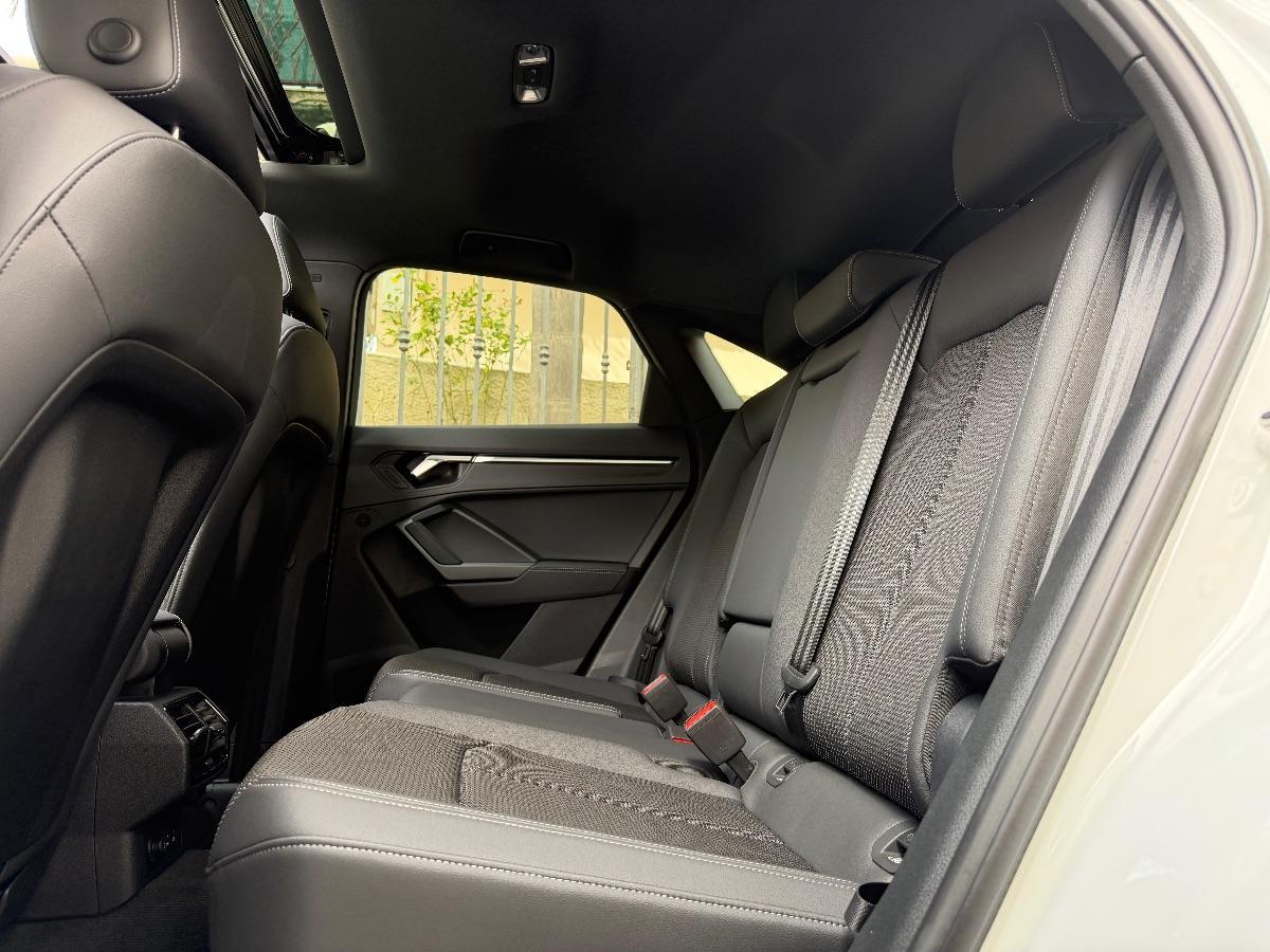 Audi Q3 Sportback 40TDI Quattro S-line Identity Black 193CV
