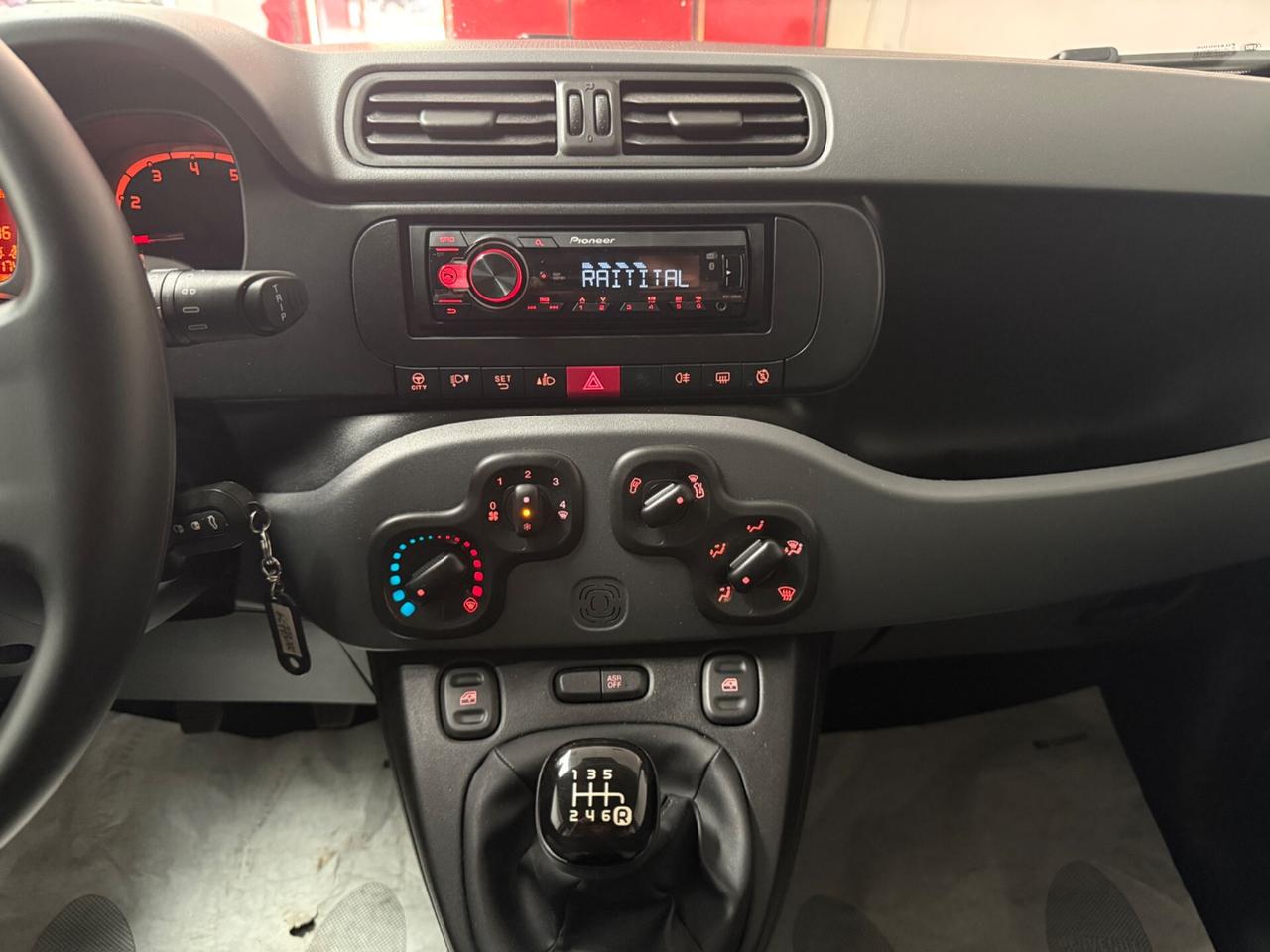 Fiat Panda 1.0 FireFly S&S Hybrid soli 17 MILA KM NEOPATENTATI