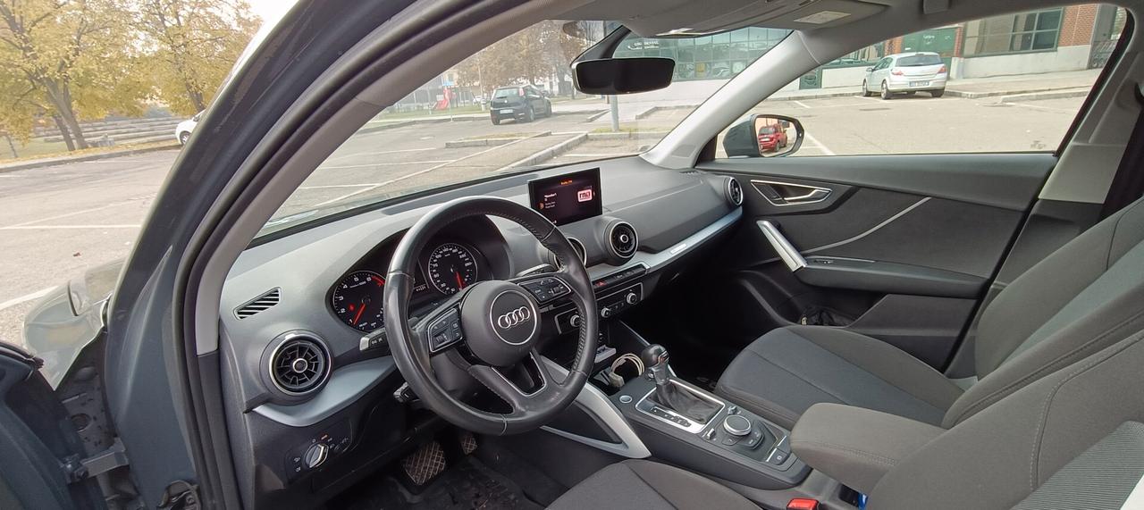 Audi Q2 35 TFSI S tronic Identity Black