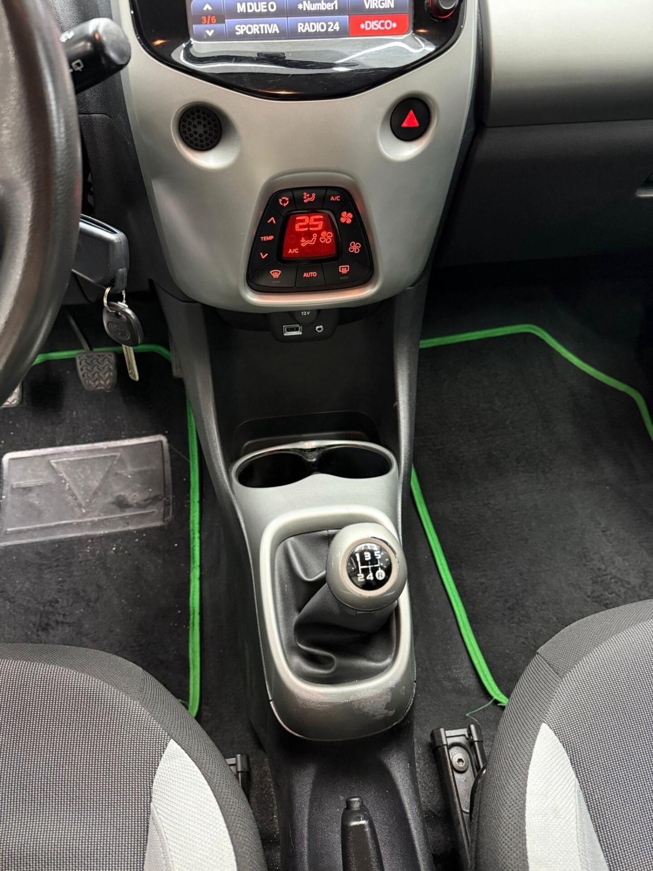 Toyota Aygo 1.0 VVT-i 69 CV 5 porte x-clusiv