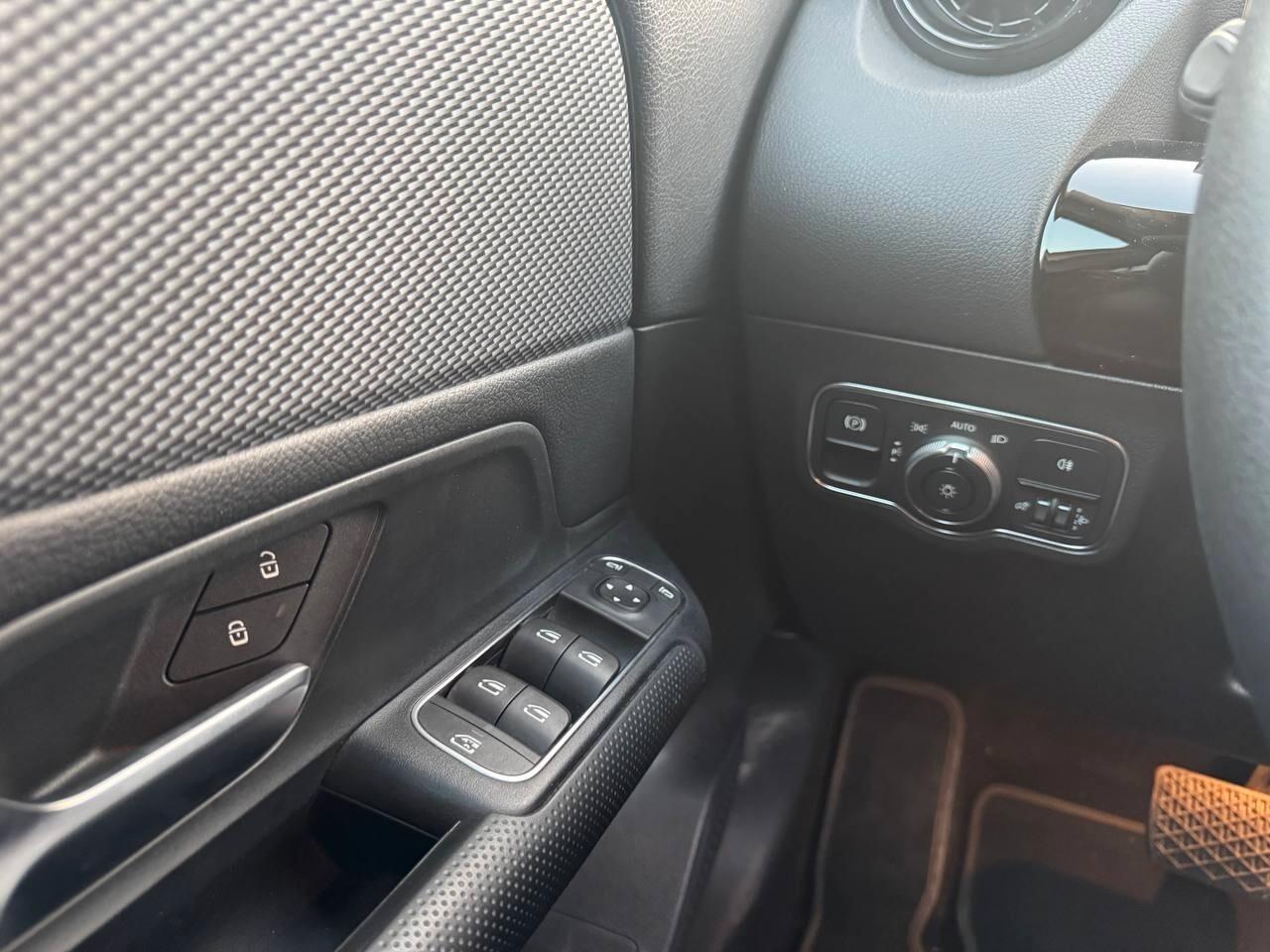 Mercedes-benz B 180 d Automatic Business Extra 08/2021