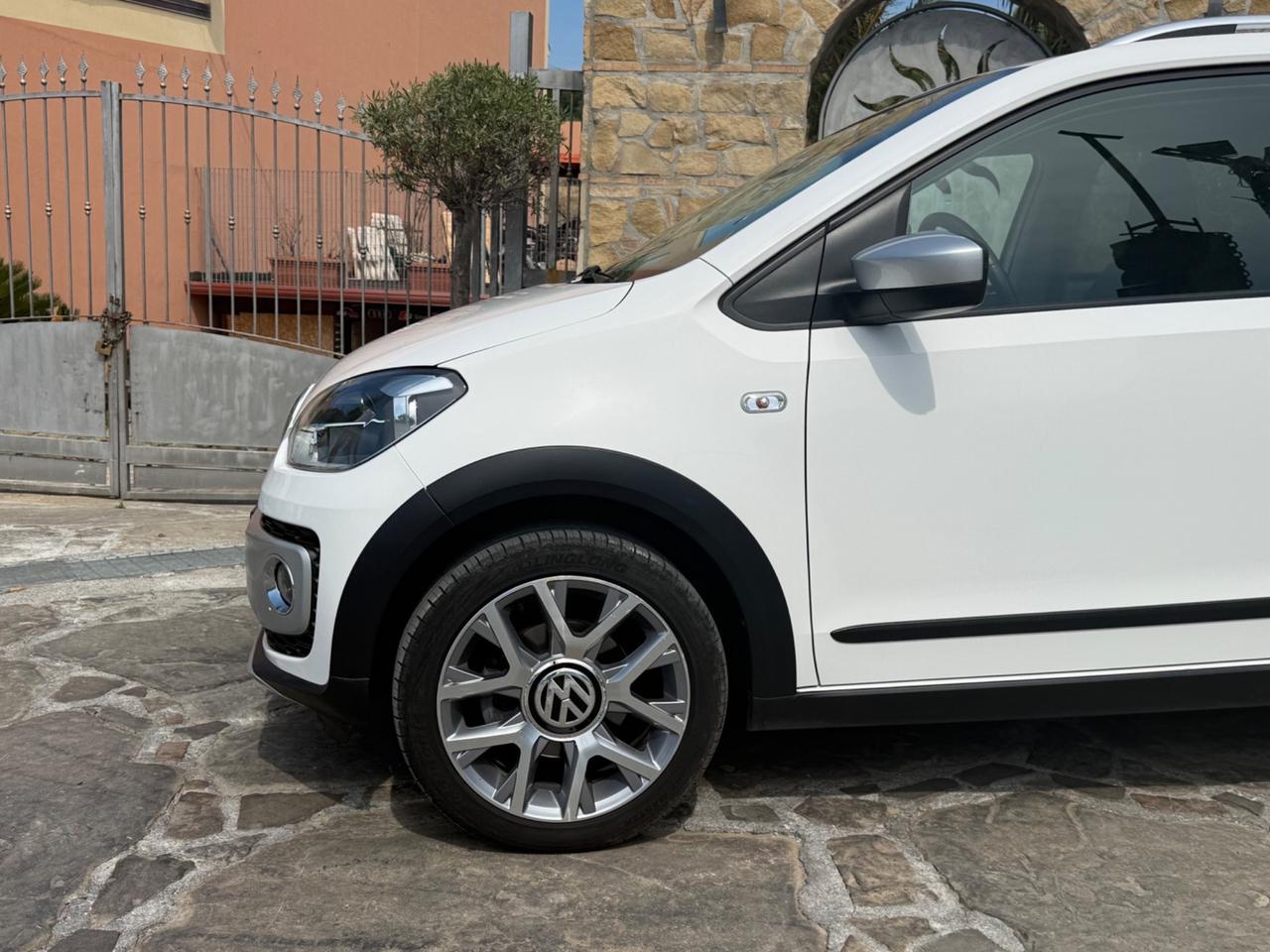 Volkswagen up! 1.0 75 CV 5p. cross