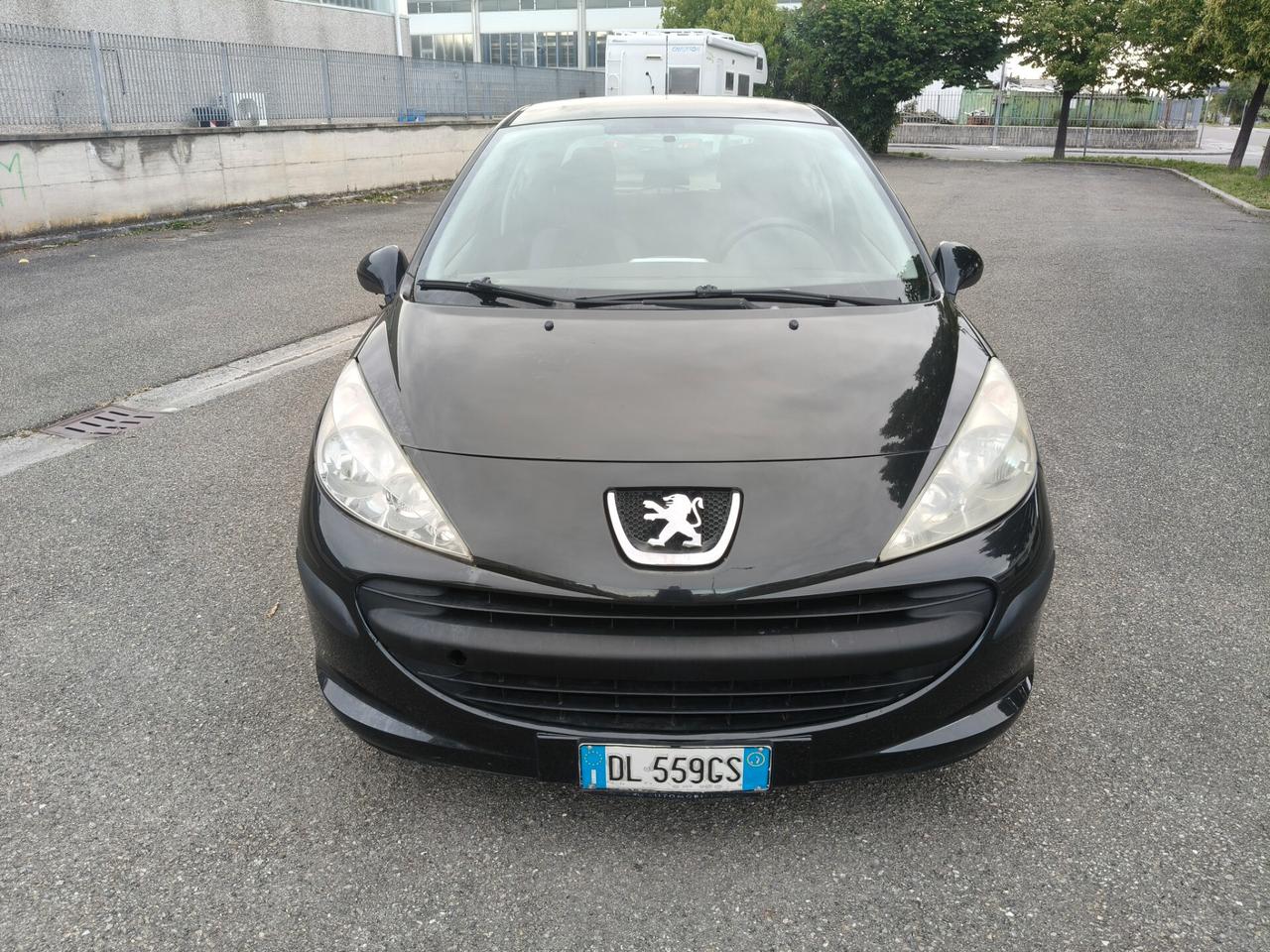 Peugeot 207 1.4 3 porte PER NEOPATENTATI
