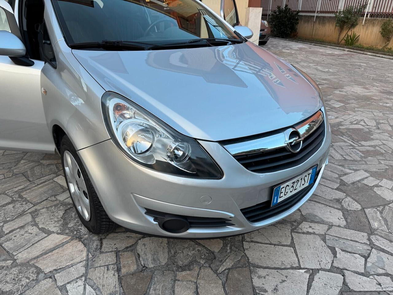 Opel Corsa 1.2 benzina 3 porte unico proprietario