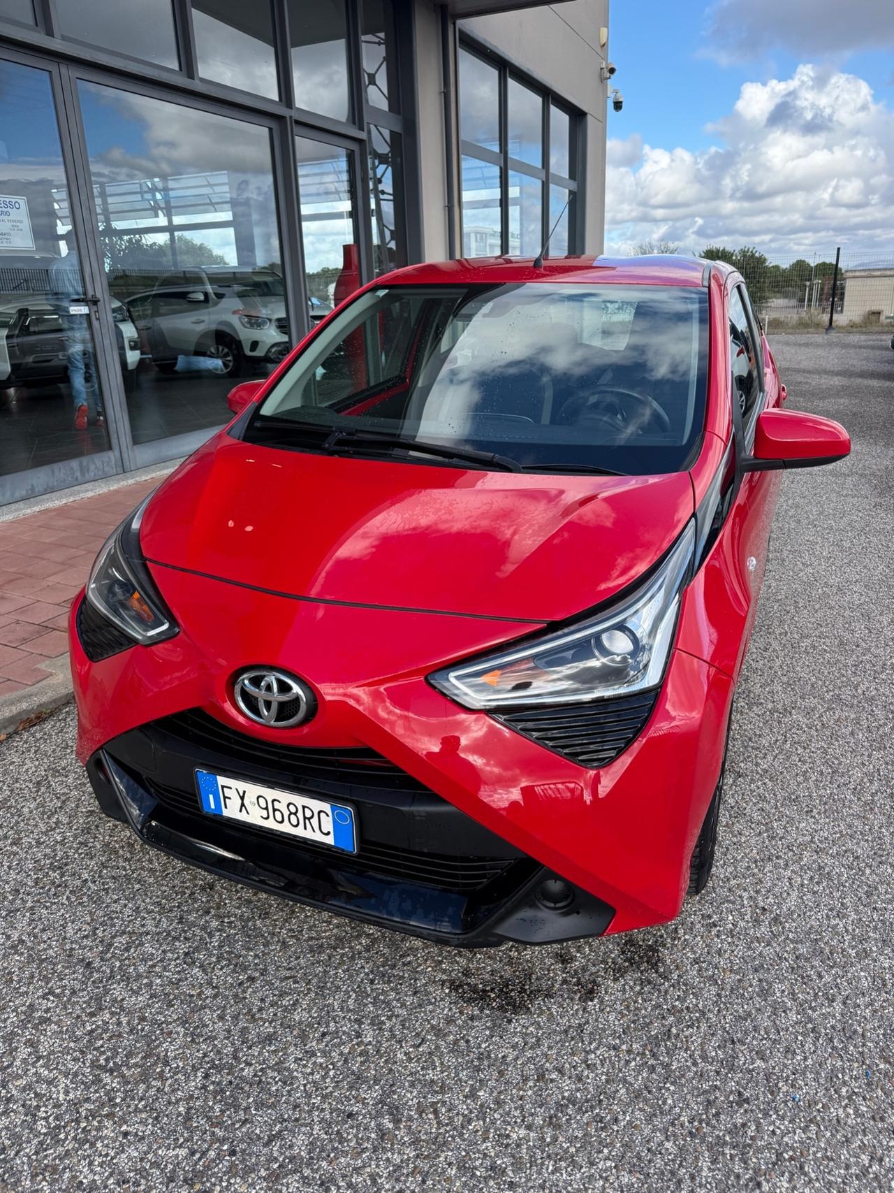 Toyota Aygo 1.0 VVT-i CONNET 23000KM my19"