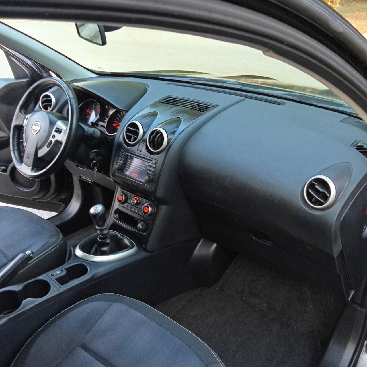 Nissan Qashqai 1.5 dCi DPF n-tec 011
