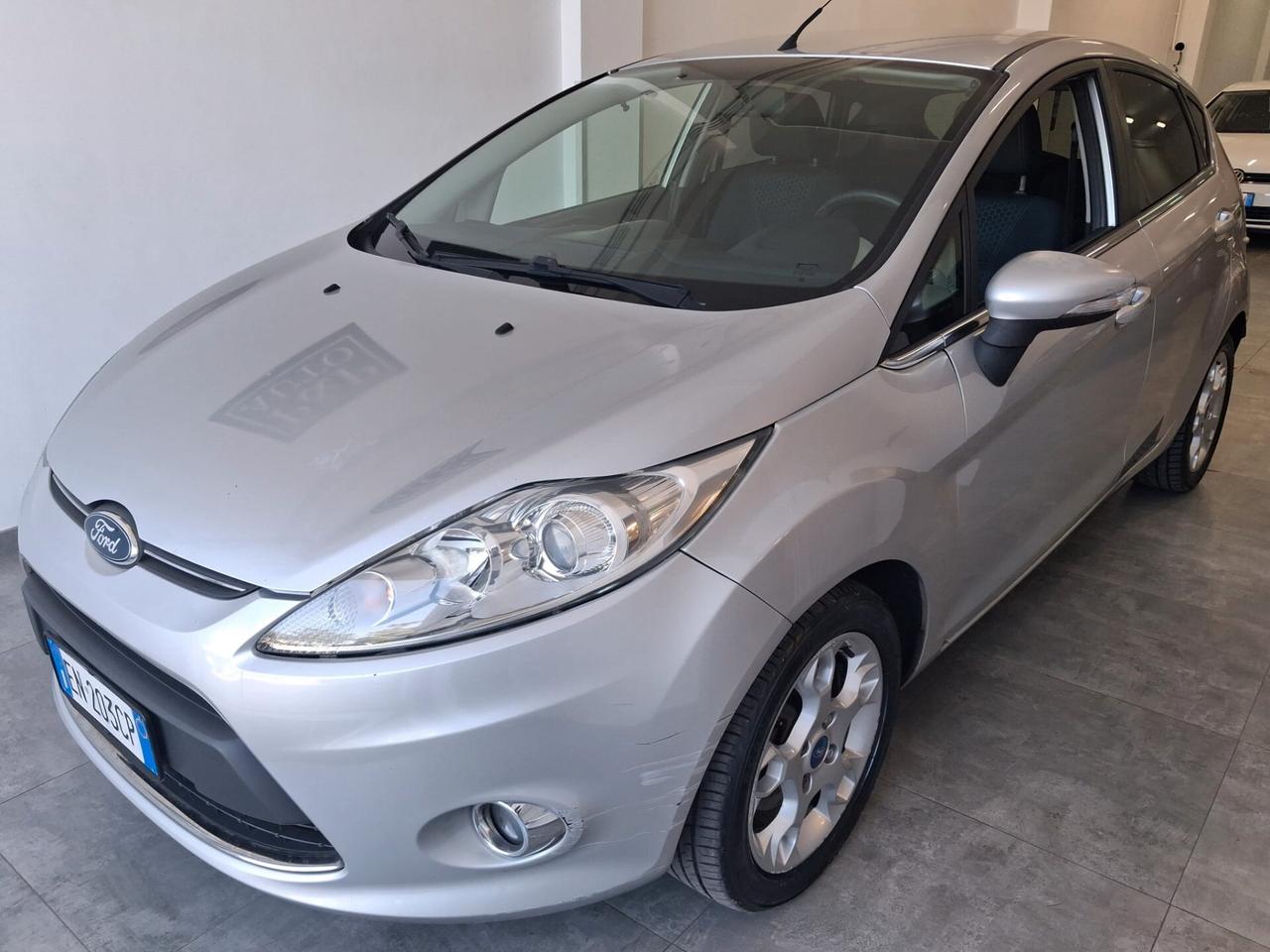 Ford Fiesta 1.4 5 porte Bz.- GPL Titanium