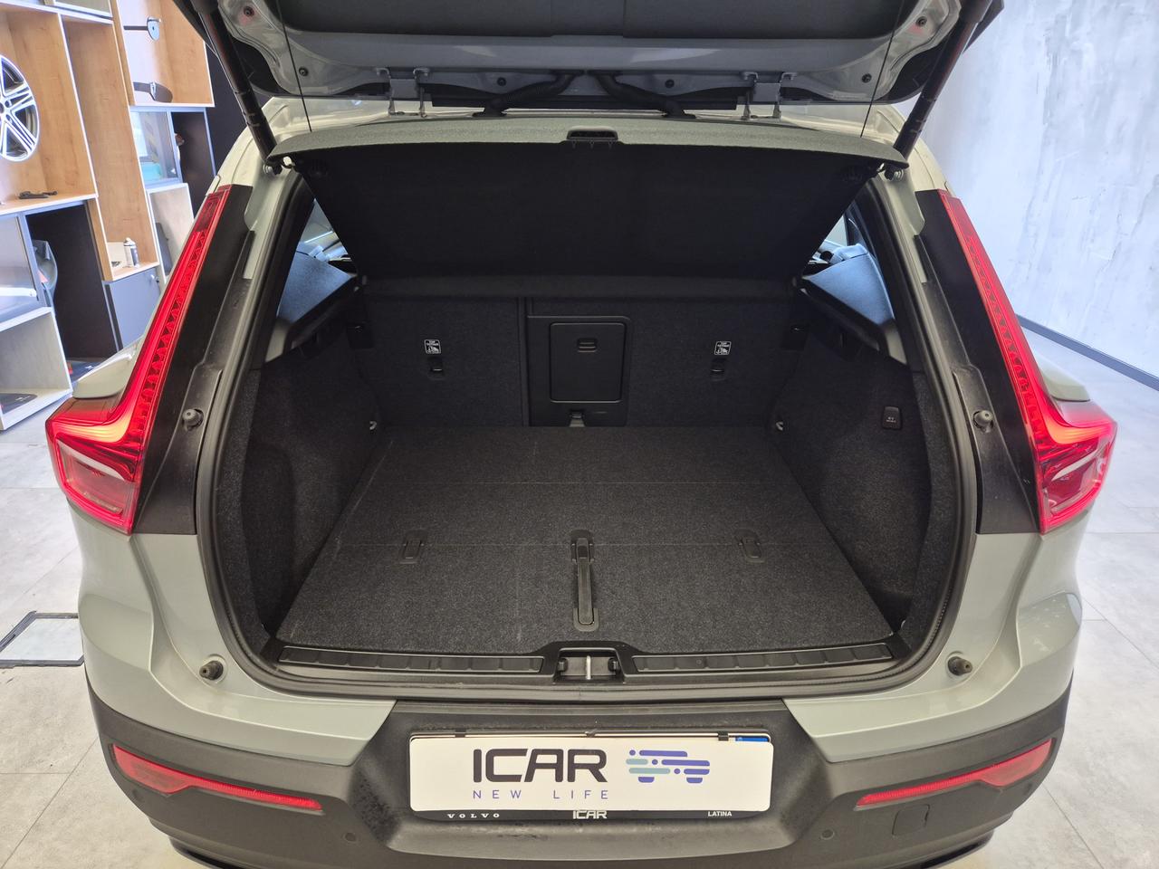 VOLVO XC40 - XC40 2.0 b3 Ultimate Dark auto