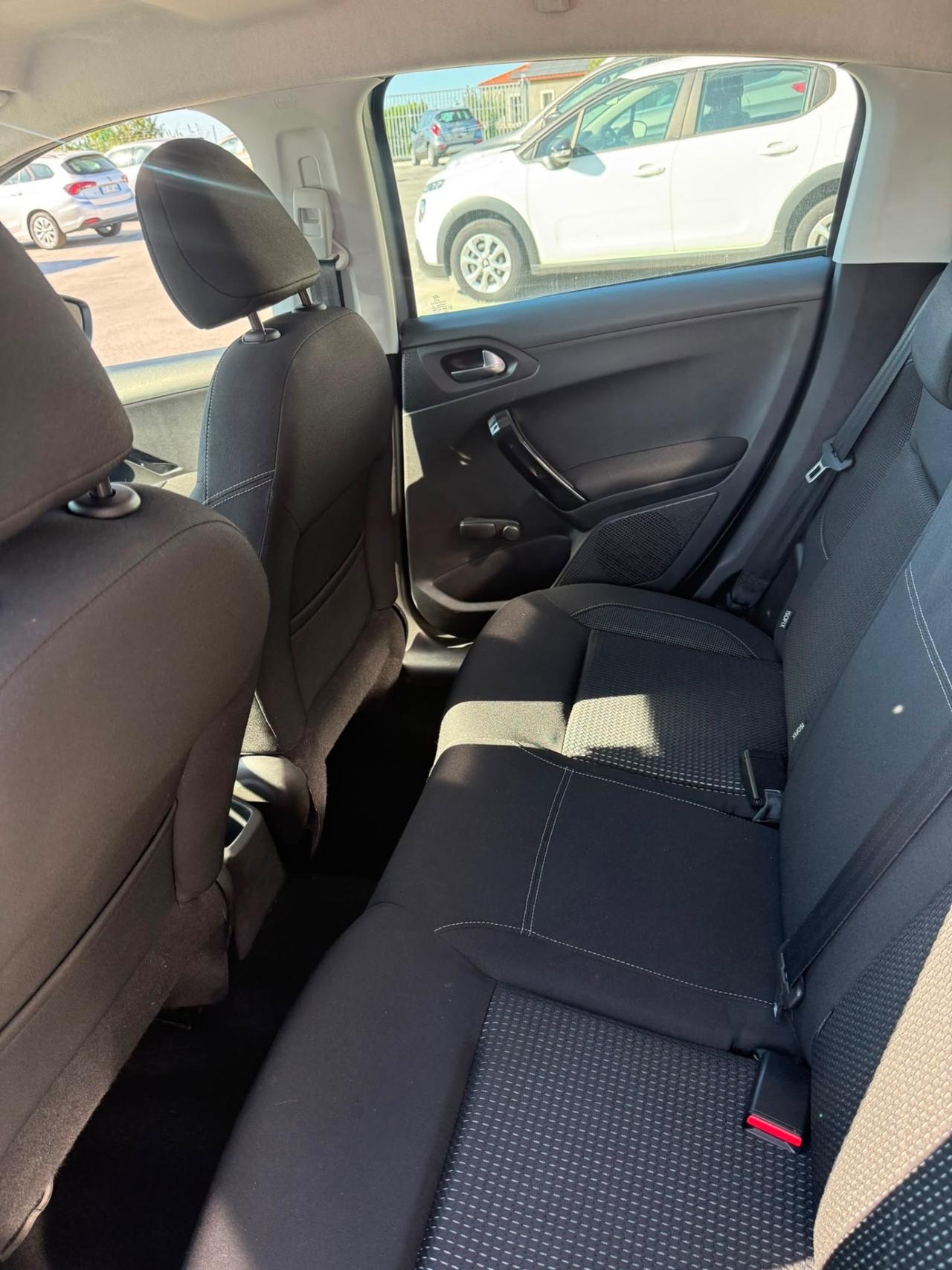 Peugeot 208 BlueHDi 100 S&S 5 porte Allure
