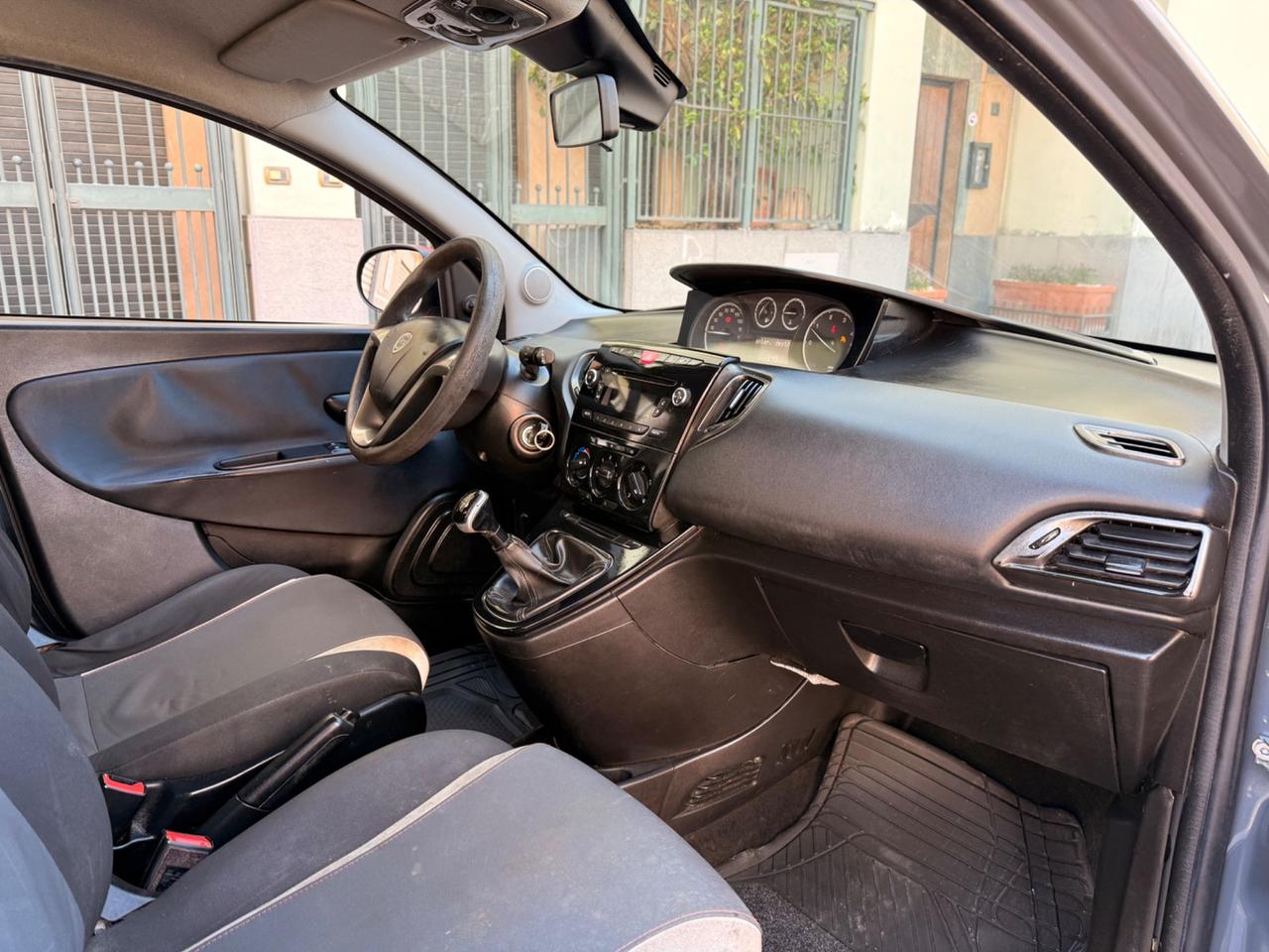 Lancia Ypsilon 1.3 MJT 5 porte Momodesign Full