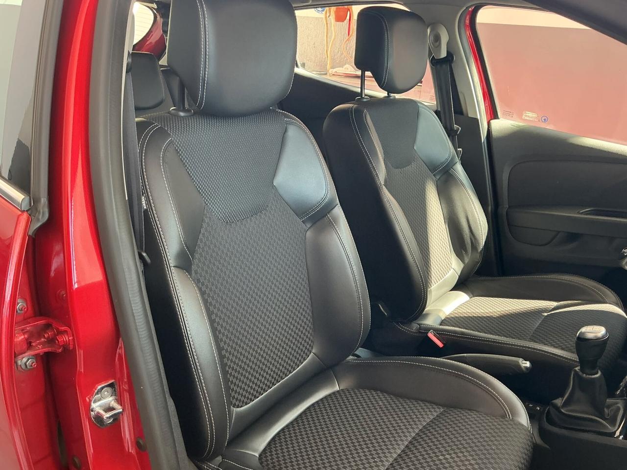 Renault Clio TCe 12V 90 CV 5 porte Moschino Intens