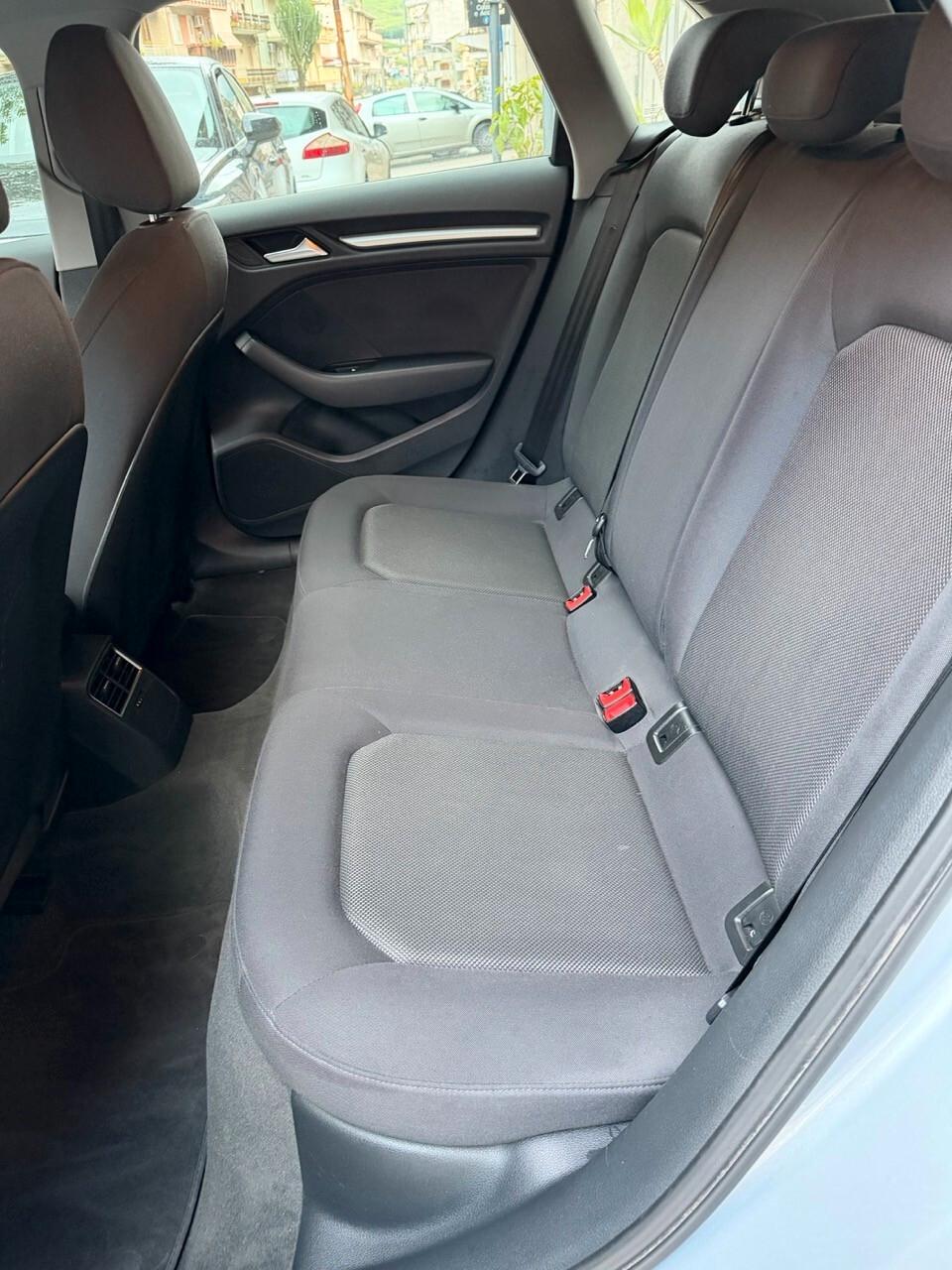 Audi A3 SPB 30 TDI S tronic Business