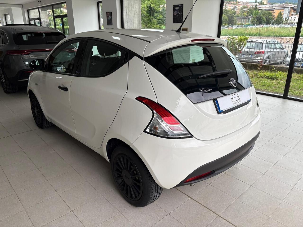 Lancia Ypsilon LANCIA YPSILON 1.2 69CV 5 PORTE - E