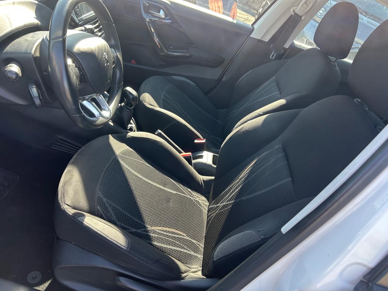 Peugeot 208 1.0 VTi 68 CV 5 porte Access