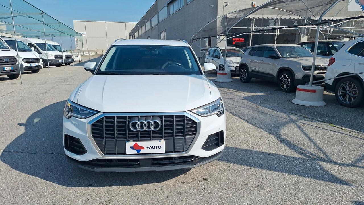 Audi Q3 45 TFSI e S tronic Business 150cv benzina + 116cv elettrici