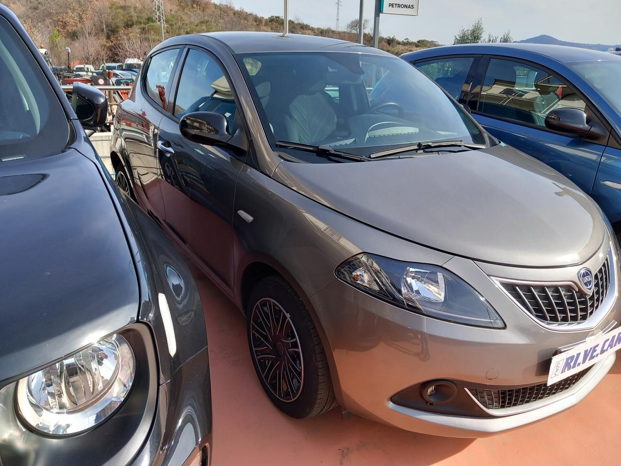Lancia Ypsilon 1.0 FireFly 5 porte S&S Hybrid Ecochic Gold
