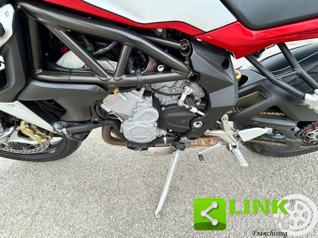 MV AGUSTA Brutale 800 .
