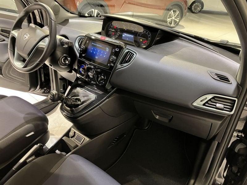 Lancia Ypsilon Ypsilon 1.0 FireFly 5 porte S&S Hybrid Platino