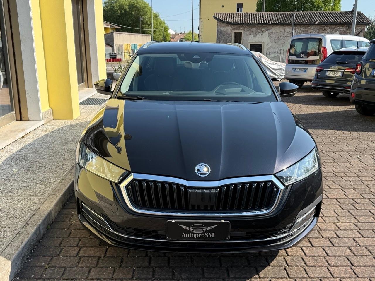 Skoda Octavia 2.0D 150 CV DSG Style/KEYLESS/HEAD UP