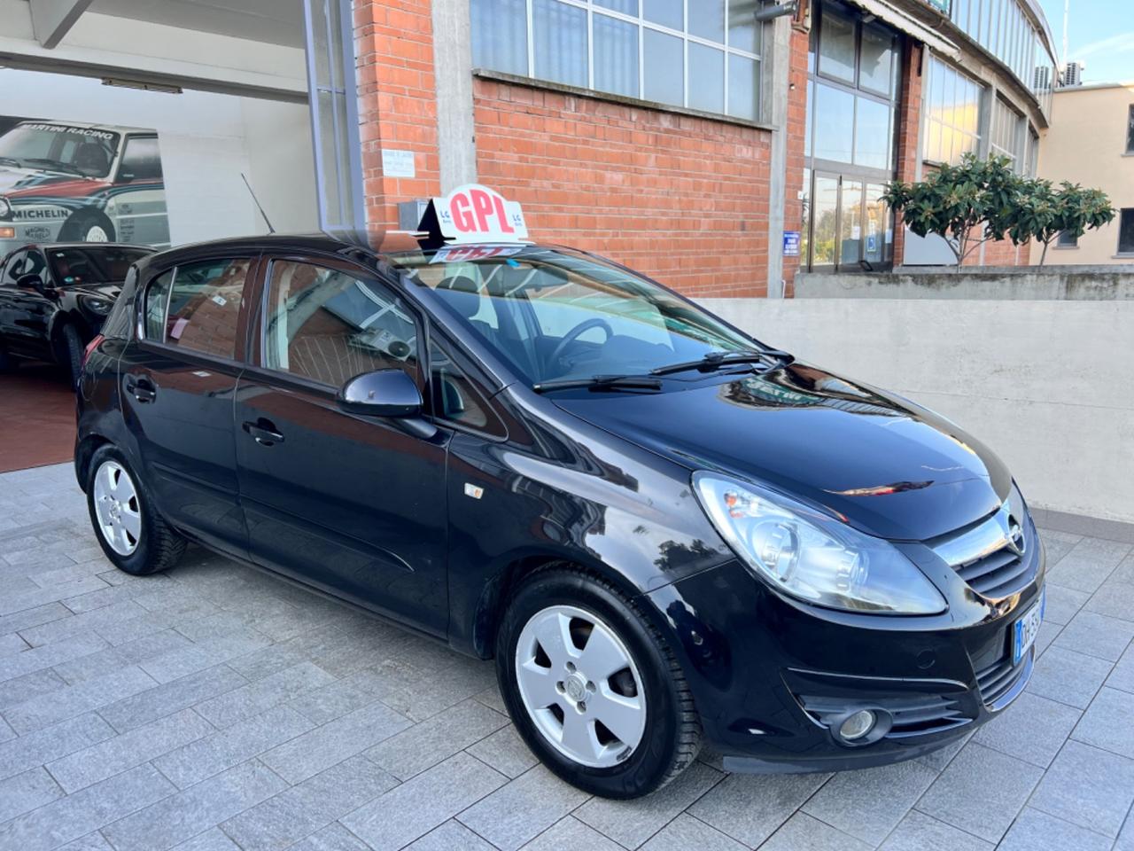 Opel Corsa 1.2 80CV 5 porte GPL-TECH Enjoy
