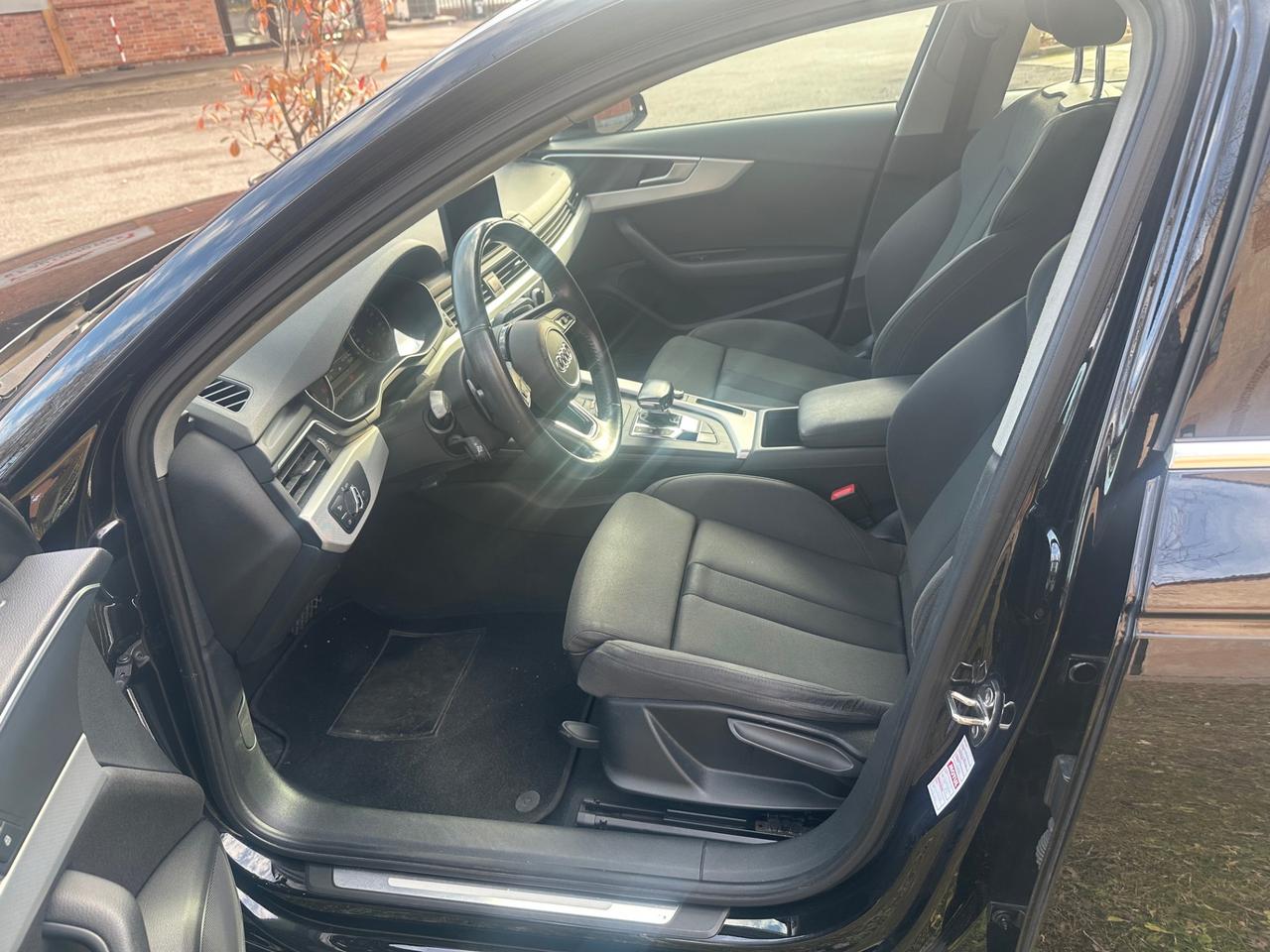 Audi A4 Avant 35 2.0 tdi 150cv s-tronic