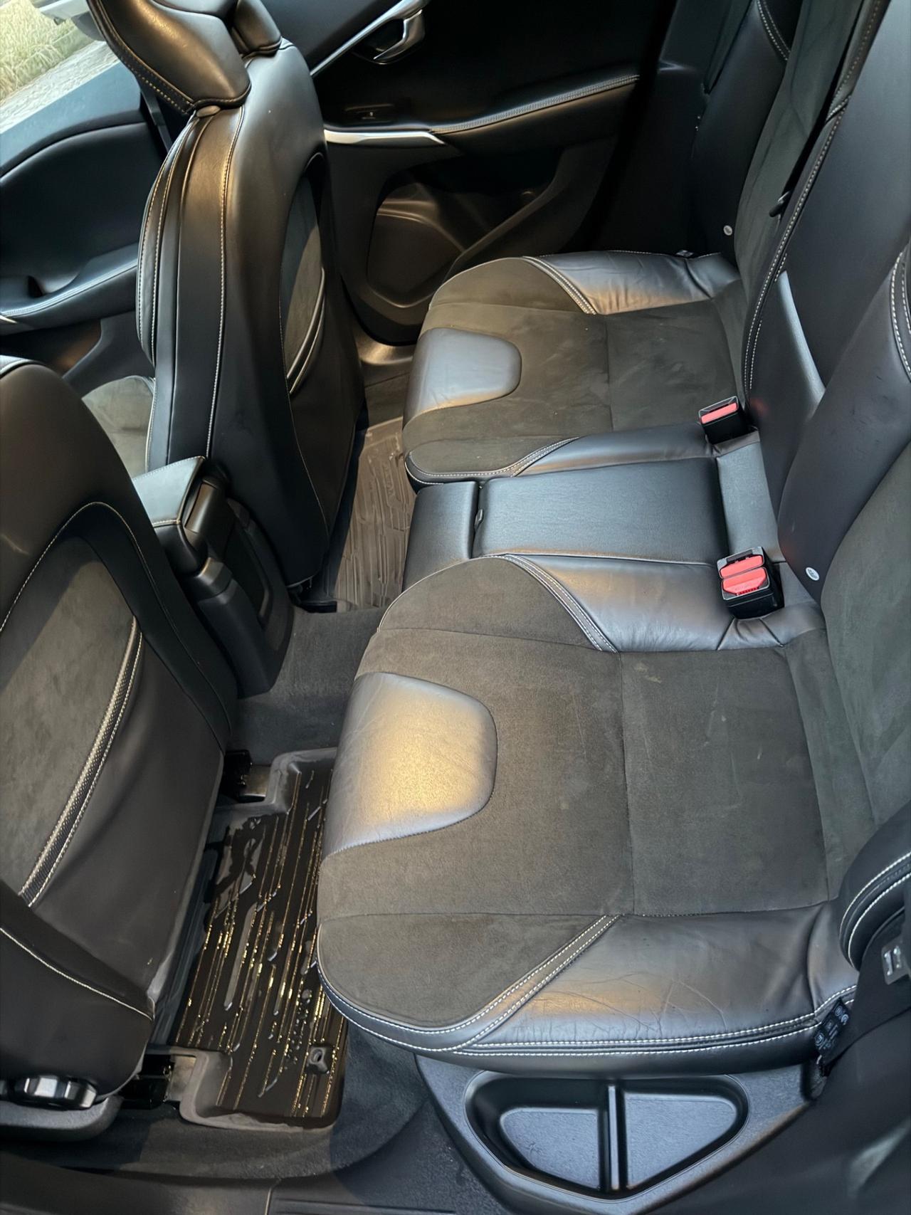 Volvo V40 D2 1.6 R-design Kinetic