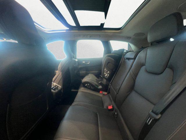 VOLVO XC60 B5 AWD automatico Ultra Dark