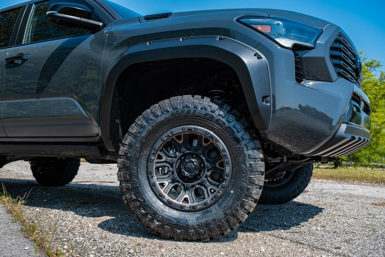 Toyota Tacoma LIMITED 2.4 i-Force HYBRID 4x4 THUNDERSTORM