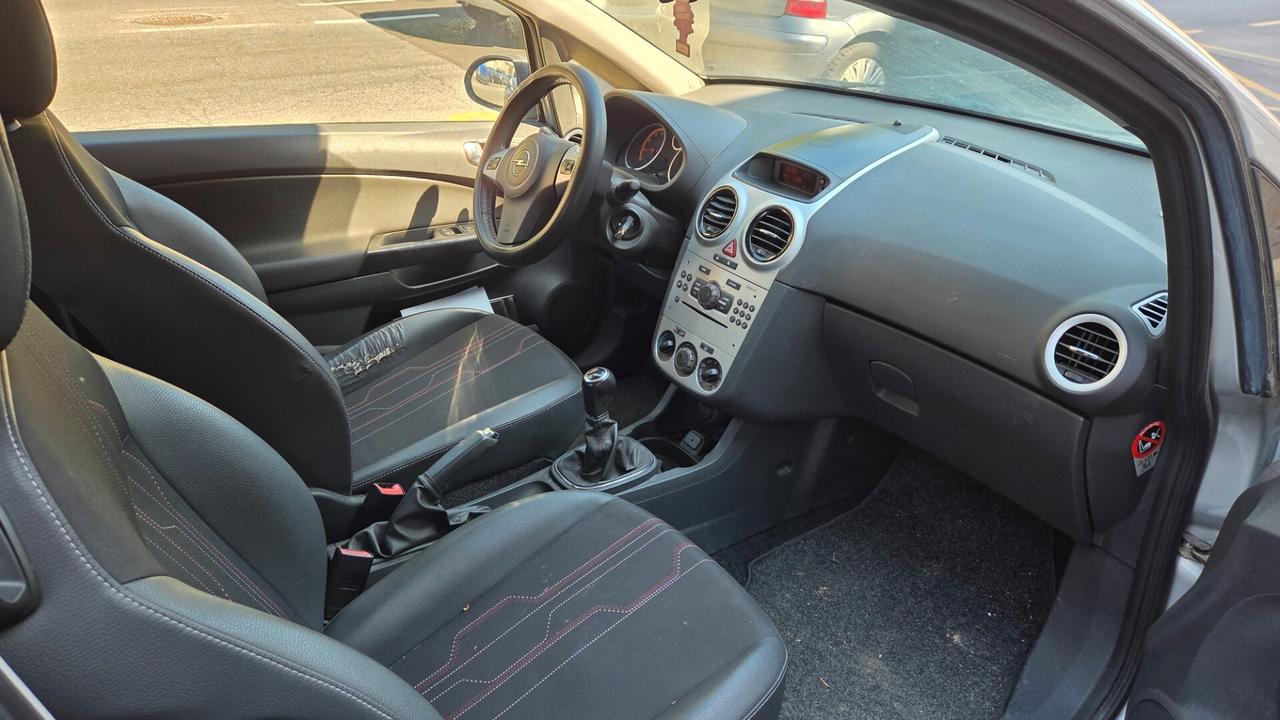 Opel Corsa 1.2 3 porte