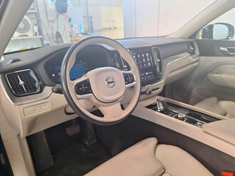 VOLVO XC60 (2017-->) XC60 T6 Recharge Plug-in H...