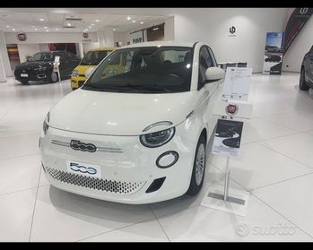 FIAT 500 Bev Hatchback My24 500e -320 Berli N71118