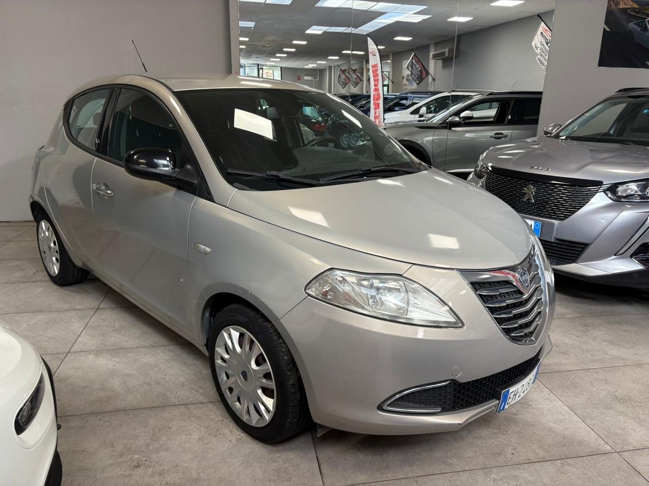 Lancia Ypsilon 1.2 69 CV 5 porte S&S Silver Ok Neopatentati